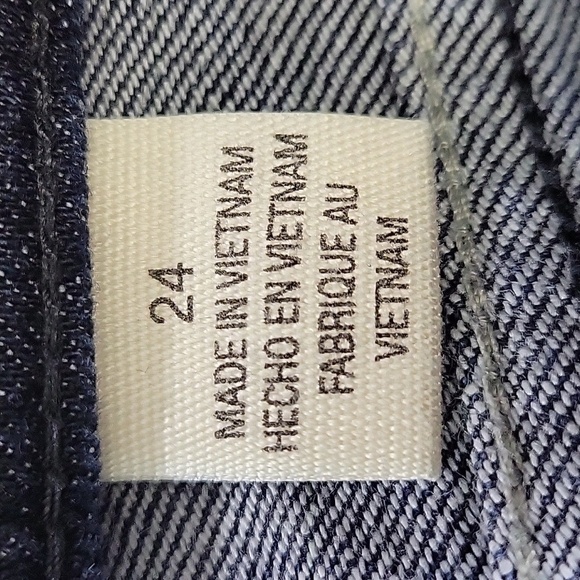 DKNY Bermuda Dark Wash Denim Shorts Cotton Blend Y2K Style Size 24 - Picture 9 of 12